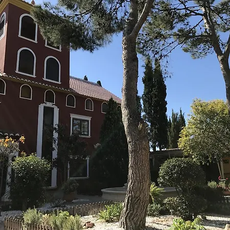 Ibb Masia De Lacy Отель