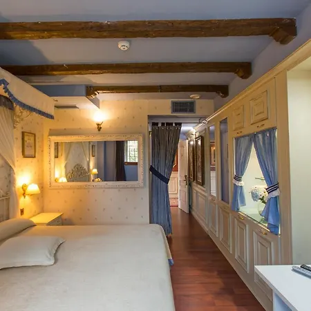 Ibb Masia De Lacy Hotel