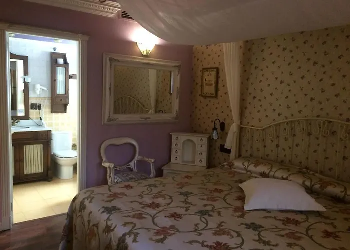 Ibb Masia De Lacy Hotel