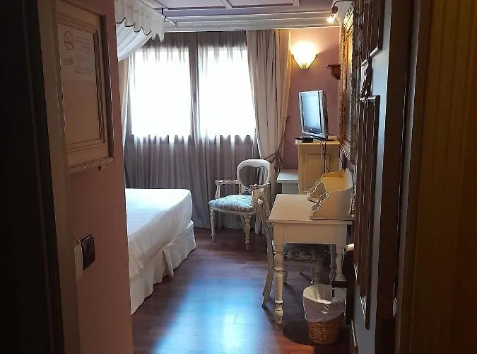 Hotel Ibb Masia De Lacy