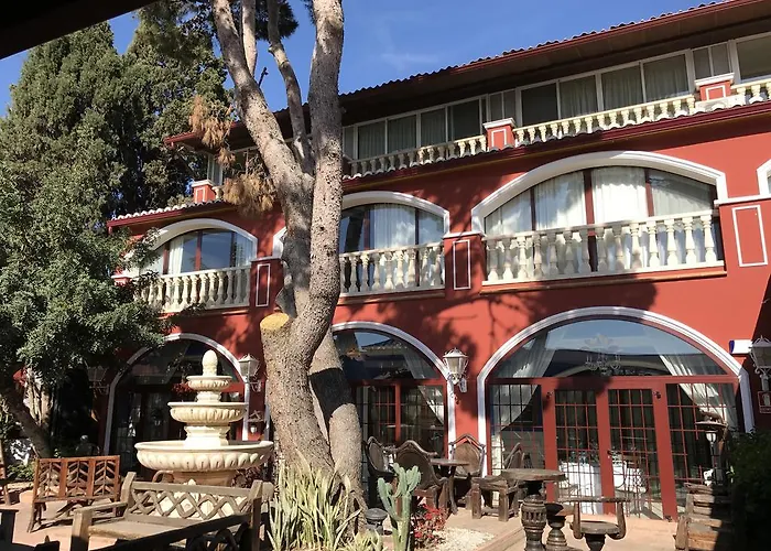Ibb Masia De Lacy Hotel 4*